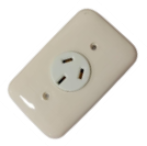 [TOM064] TOMA EMBUTIR 3 POLOS 20 AMP CON TAPA